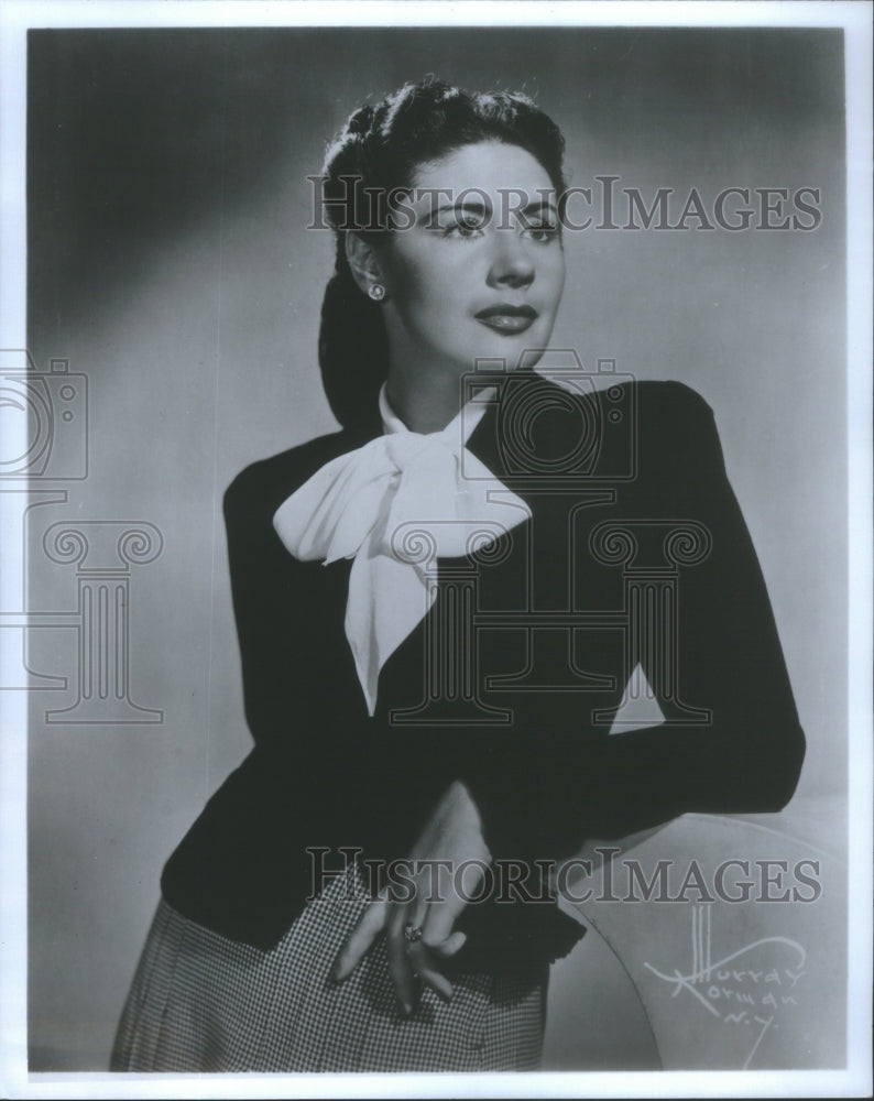  Actress Dina Halpern In A Picture From The 1940s - Historic Images