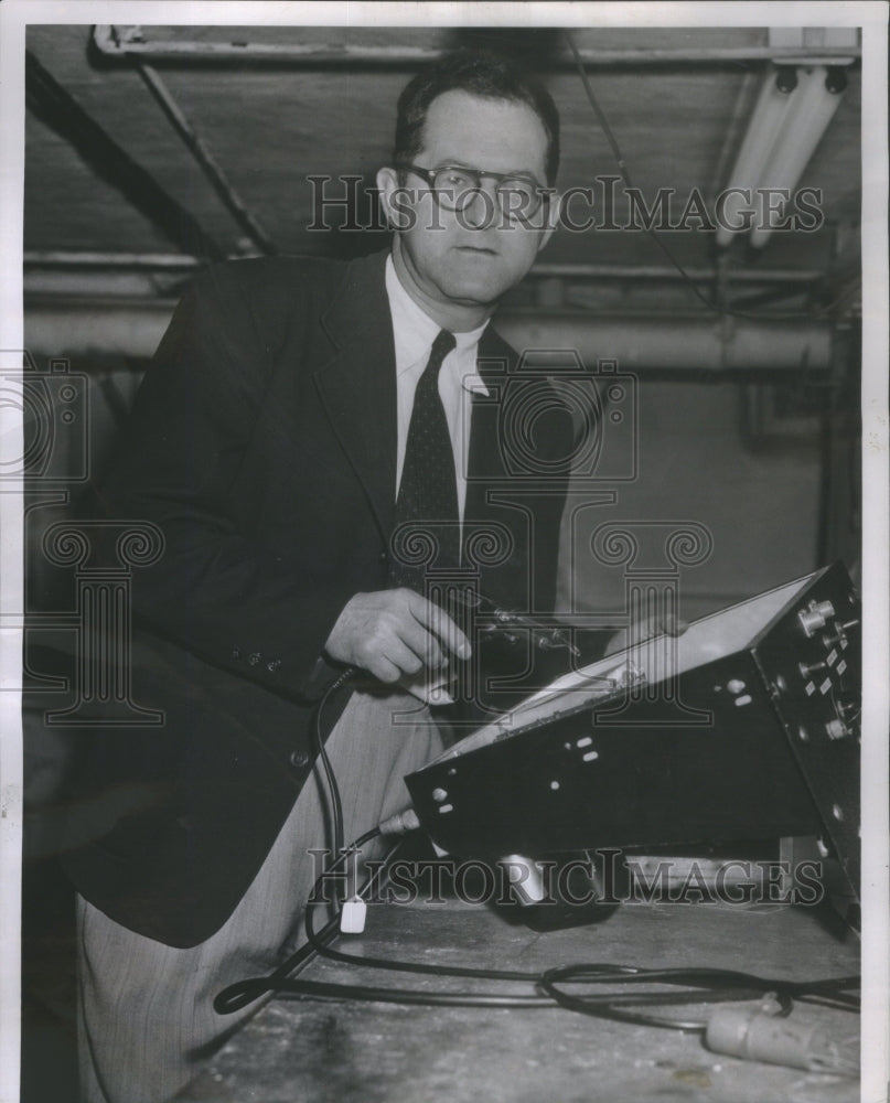 1953 H Bomb Horror Arm Jules Halpern Physics University Pennsylvania - Historic Images