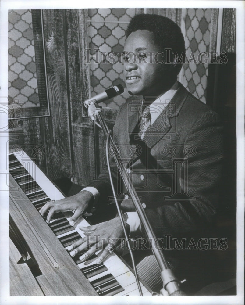 1969 Bobby Harrison pianist singer performs La Cheminee Le Grenier ...