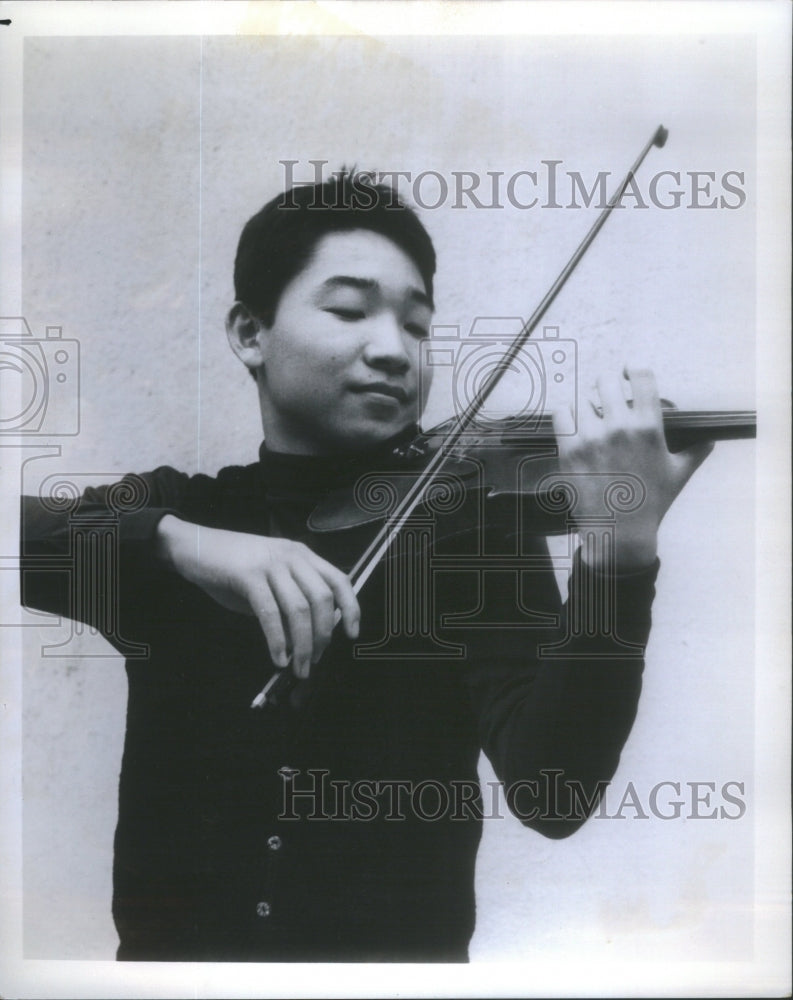 1972 Kim Kuen Violinist Feature Children Choir The World With Love - Historic Images