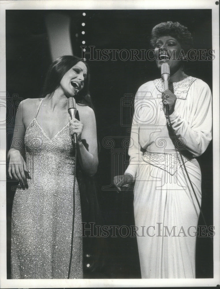 1980 Crystal Gayle Dionne Warwick American Singers - Historic Images