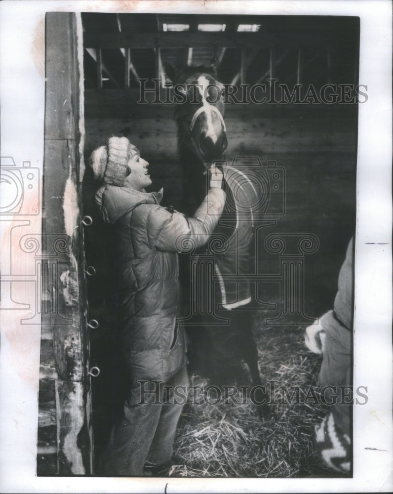 1977 Lady Vot Jane Lehr at work at Washington Park - Historic Images