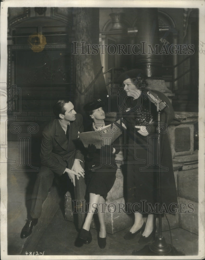 1940 Press Photo Mr. &amp; Mrs Fredric March - Historic Images