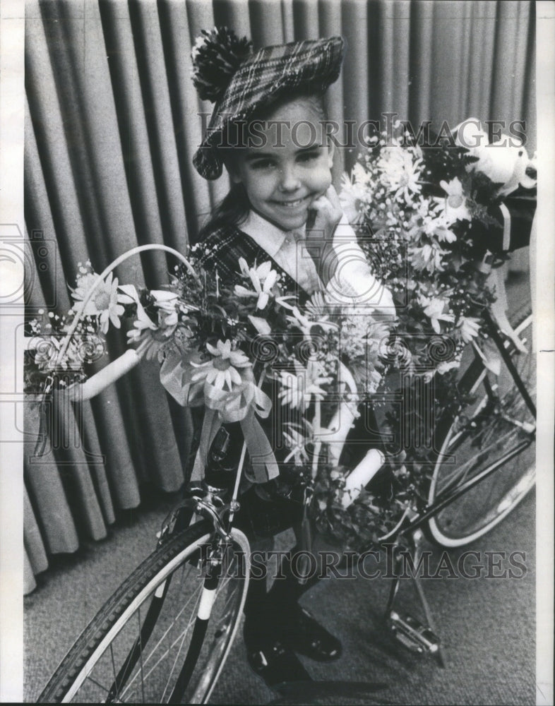 1972 Highland lassie Bike Boom Martin Beezie City Hall Carson Pirie-Historic Images