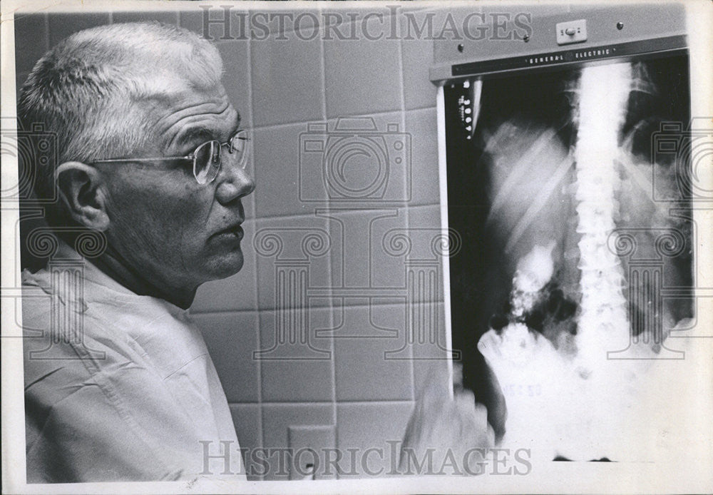 1968 Press Photo Dr. Bernard Daniels Colorado Medical Society medicine religion - Historic Images