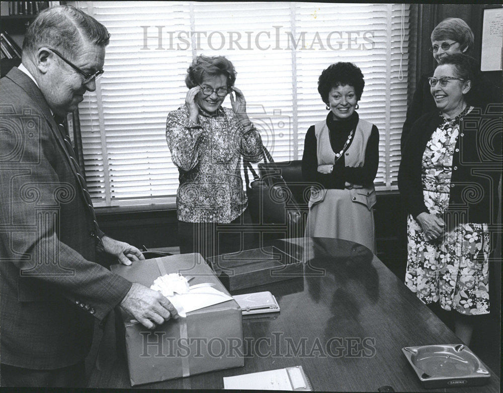 1977 Press Photo Denver Post People - Historic Images