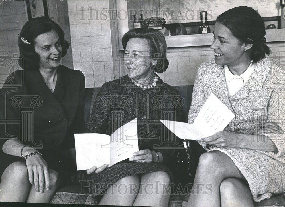 1968 Press Photo Mrs. Charles Buxton - Historic Images