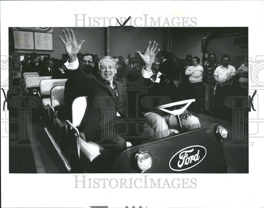 1985 Press Photo Philip Caldwell Retired President Ford Motor Company - Historic Images
