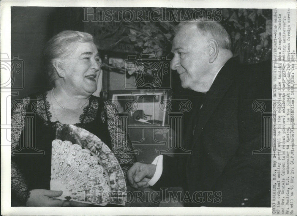 1976 Press Photo Envoy Golden wedding anniversary Joseph Daniels Mrs - Historic Images