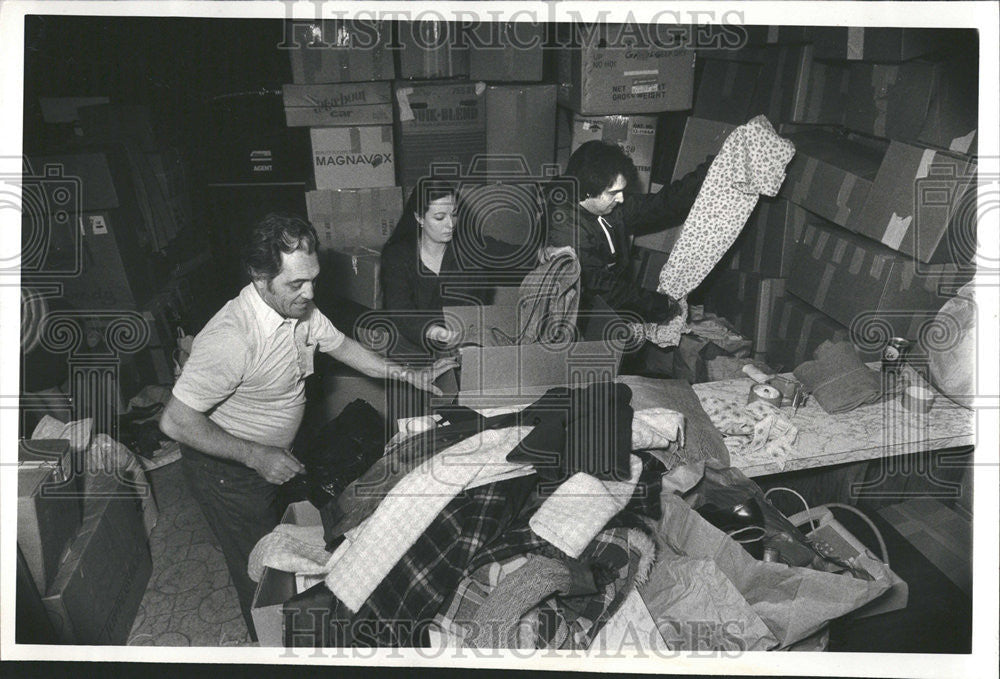 1980 Press Photo Clothing For Italy&#39;s Earthquake - Historic Images