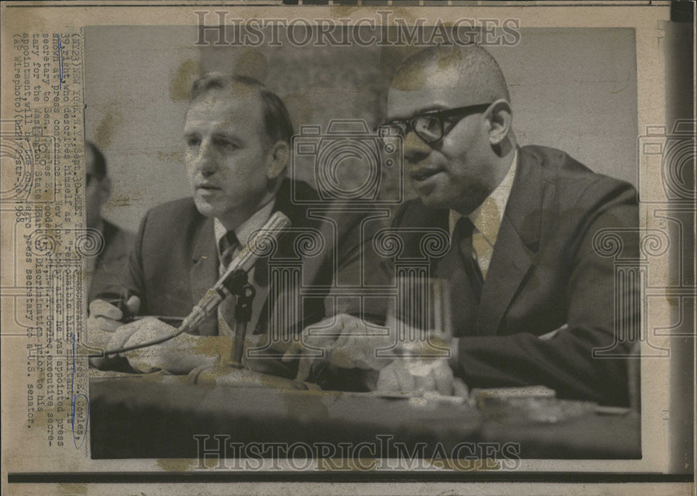 1968 Press Photo Alfred Cowles Senator Charles Goodell New York Press Secretary - Historic Images