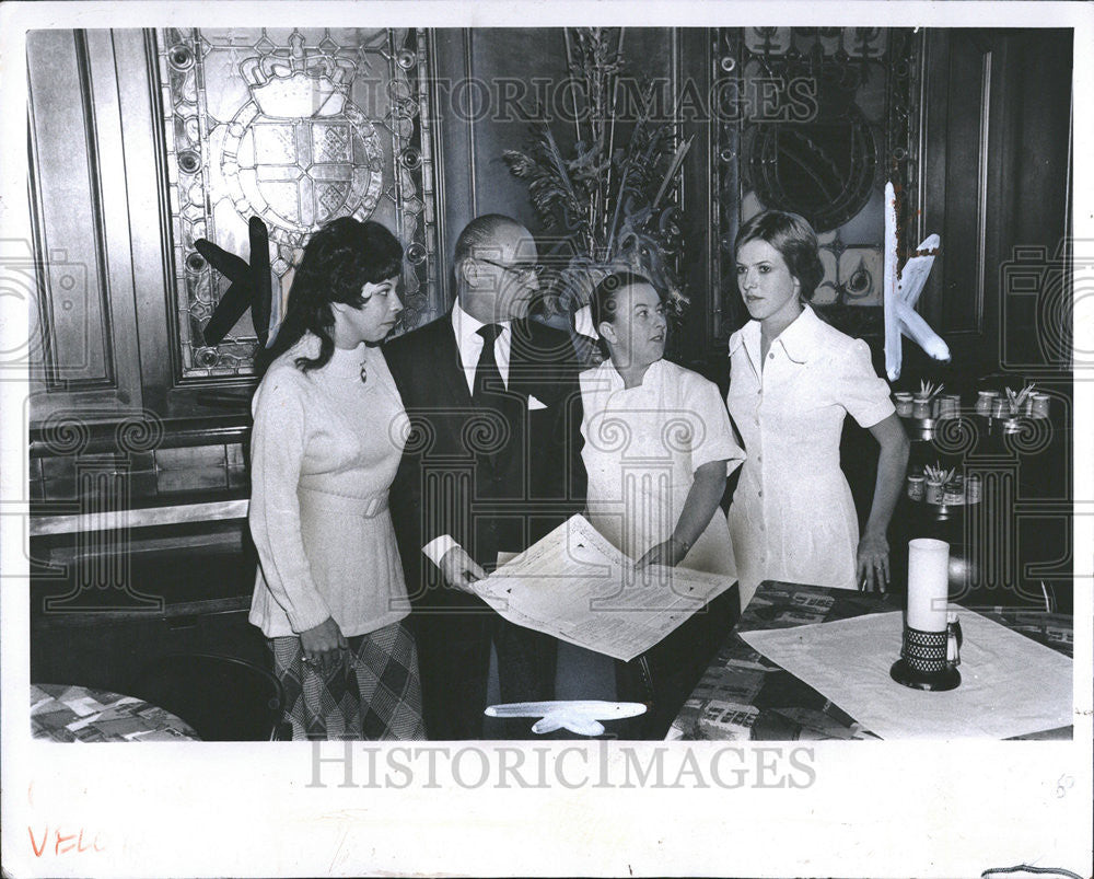 1973 Press Photo  Michel Bestin anne mary marie stphane  restaurant - Historic Images