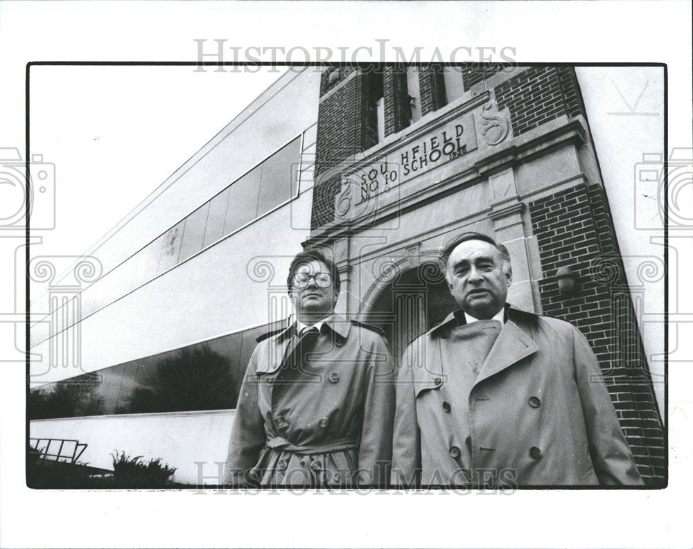 1987 Press Photo Walter Son Arnold Cohen Dad School House Building - Historic Images