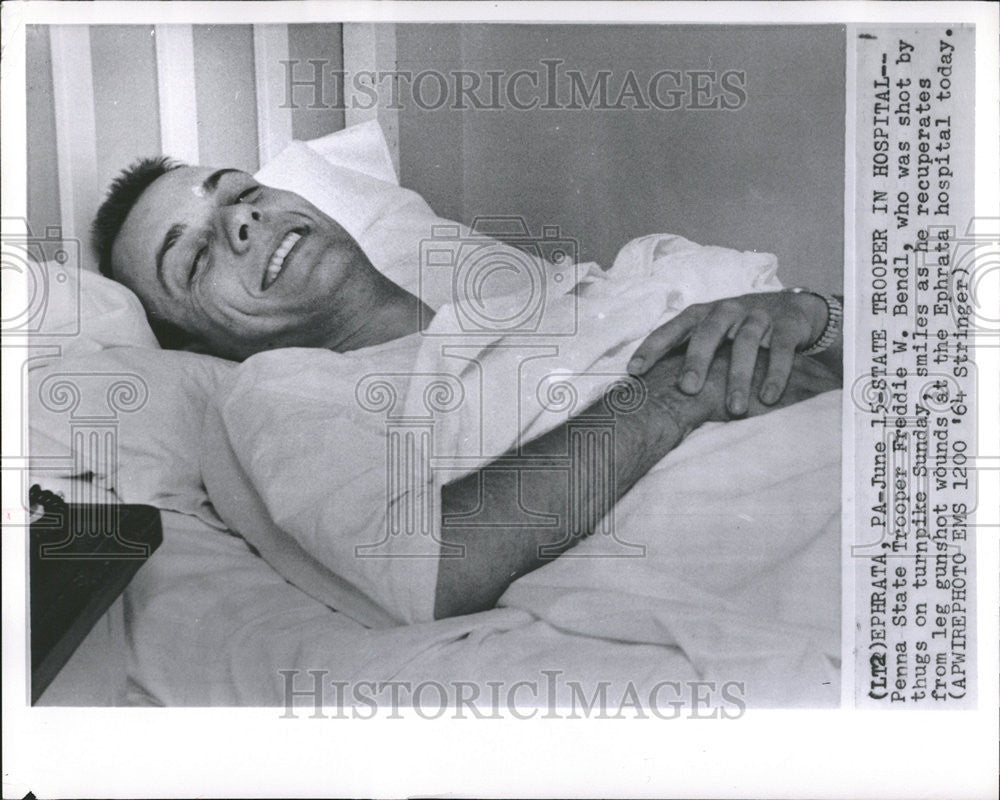 1964 Press Photo Penna State Trooper Freddie Bendl Turnpike - Historic Images