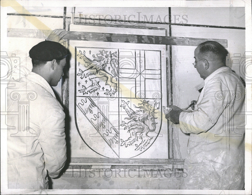 1957 Press Photo West Germany&#39;s Bunderscrat At Bonn, New Coat  Of Arms Added - Historic Images