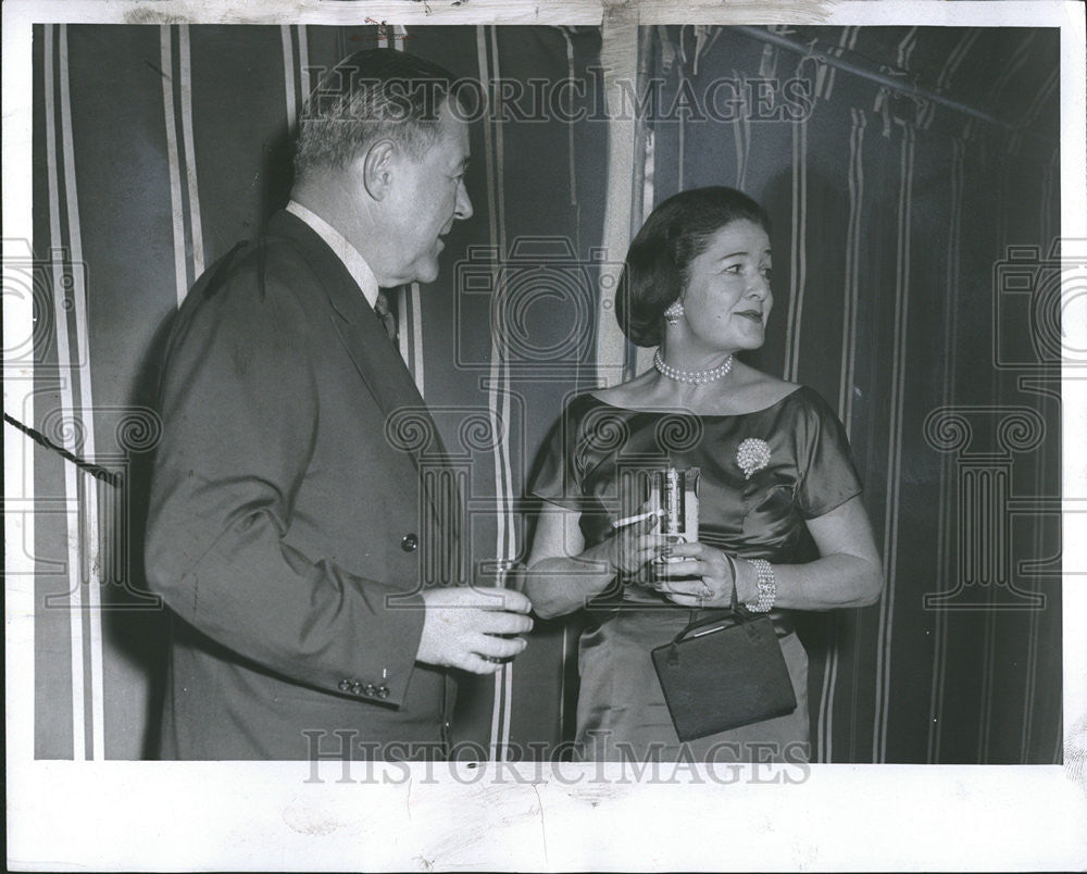 1956 Press Photo Detroit Socialites Mrs. And Mrs. C. Henry Buhl - Historic Images