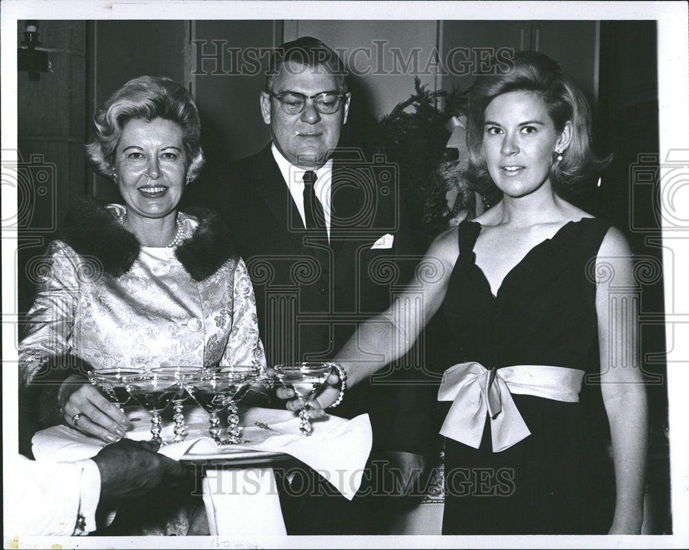 1961 Press Photo Mr. &amp; Mrs. Albert J. Fisher III &amp; Judy Fisher - Historic Images