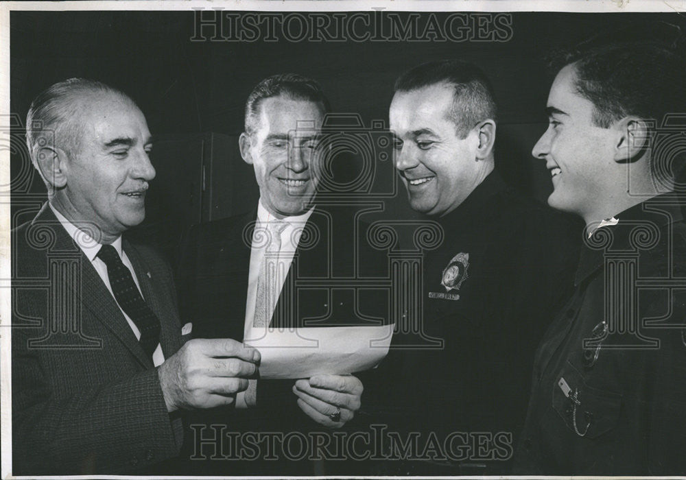 1961 Press Photo Robert Buzick John Schooled Police Organization Scholarship - Historic Images