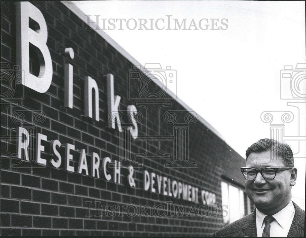 1961 Press Photo Vice President Bruno Enssle Chief  Bink Boulder Laboratory - Historic Images