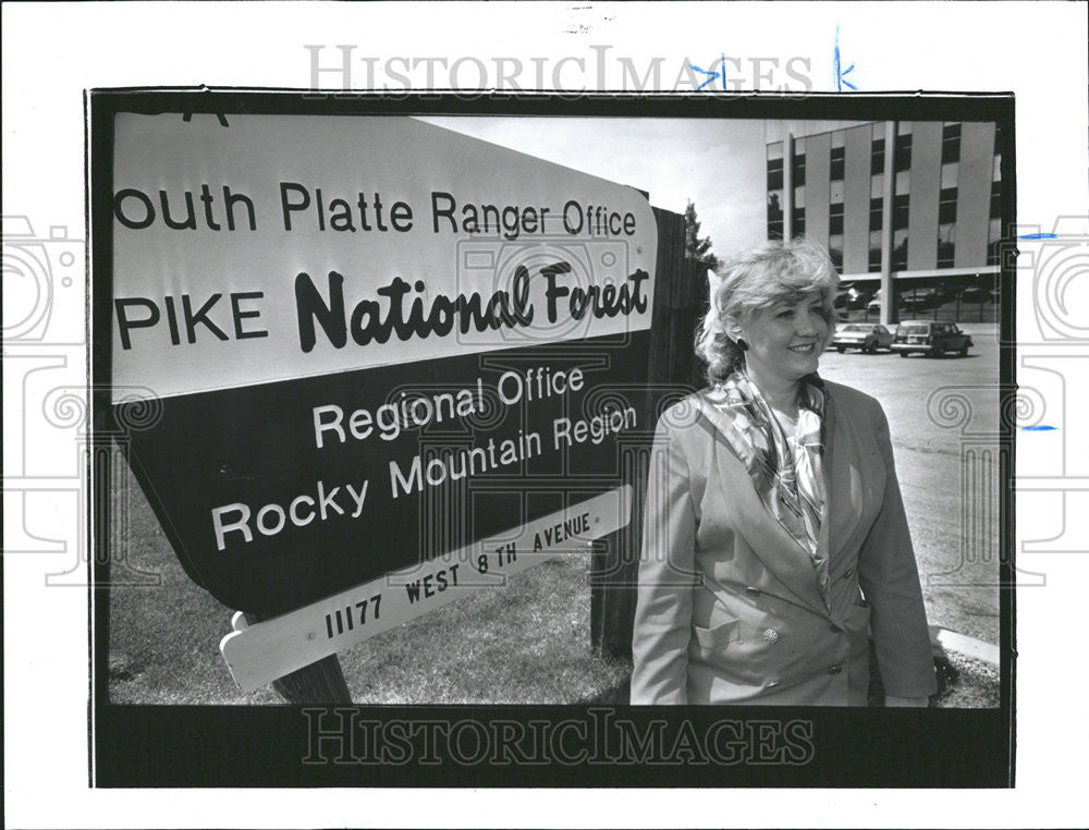 1992 Press Photo Elizabeth Estill Region Chief Forest Service - Historic Images