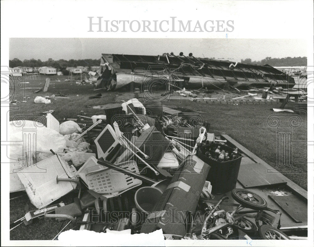 1987 Press Photo Tornado Damaged Chateau Mobile Home Park - Historic Images