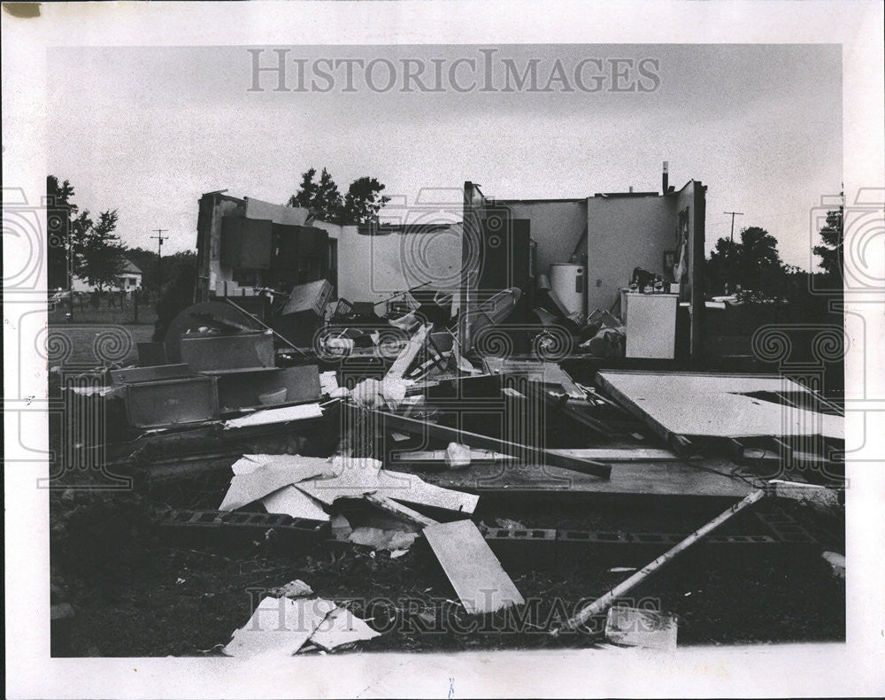 1969 Press Photo Orlie Simms House Destroyed By Storms In Flat Rock Michigan - Historic Images