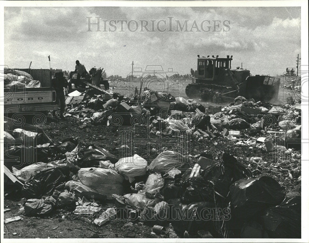 1977 Press Photo Strike Garbage Dump Gary Indiana - Historic Images