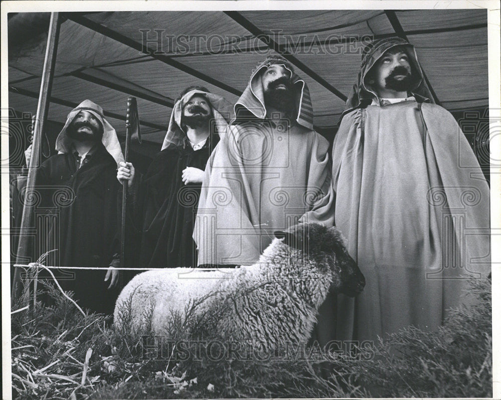 1968 Press Photo Robert Howley David Larson Good Shepherds Holy Child Search - Historic Images