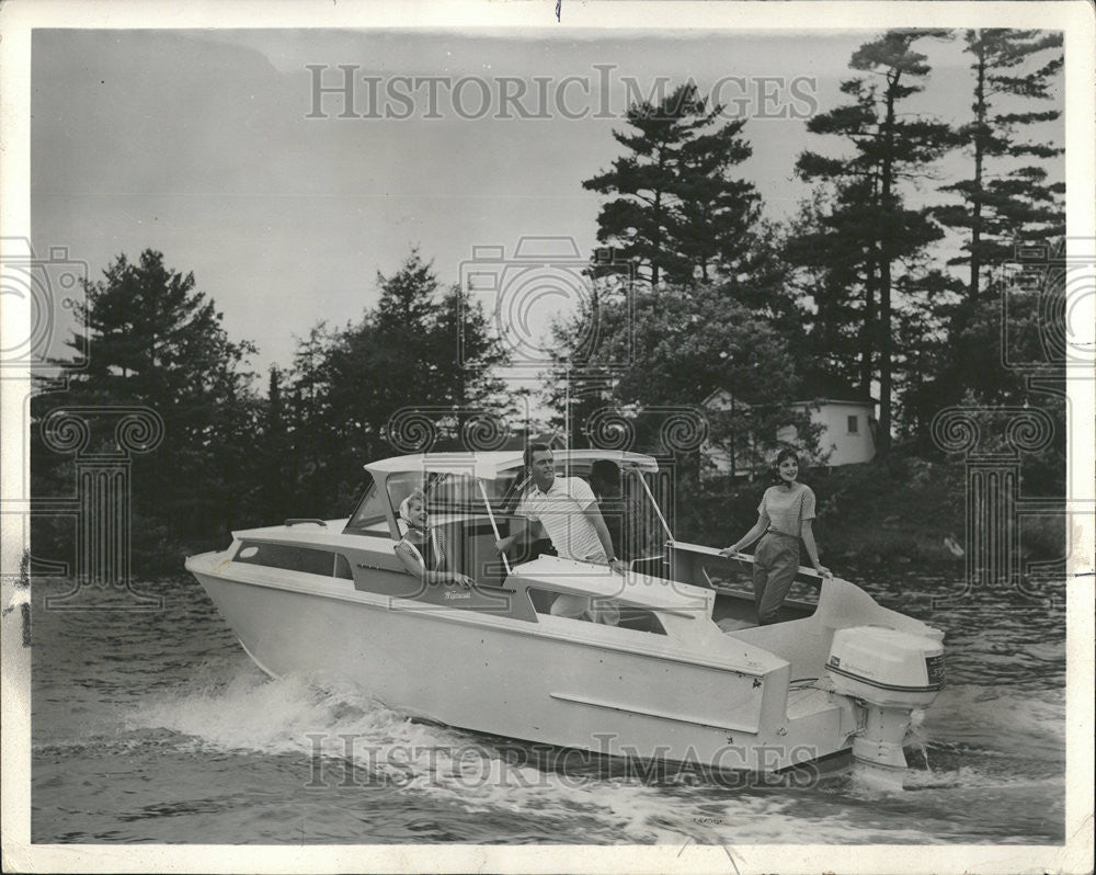 1972 Press Photo Boating in Wisconsin&#39;s N.Wood Lakers. - Historic Images