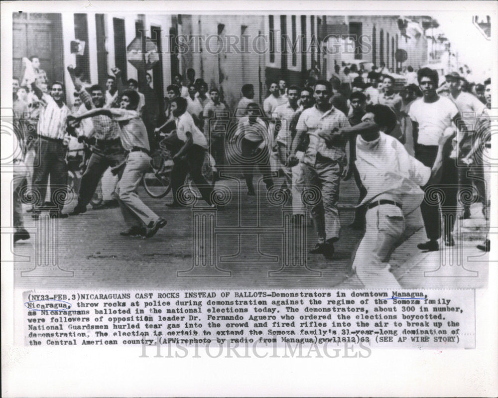 1963 Press Photo Demonstrators Managua Nicaragua Cast Ballots police Somoza - Historic Images