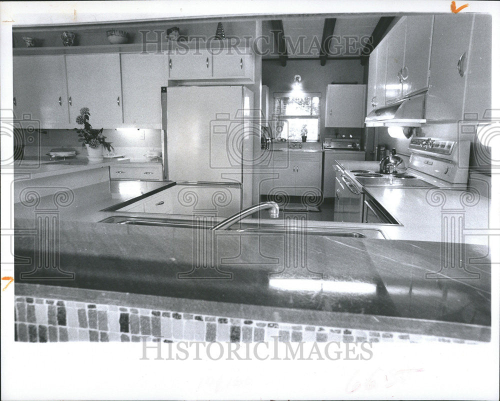 1969 Press Photo Kitchen - Historic Images