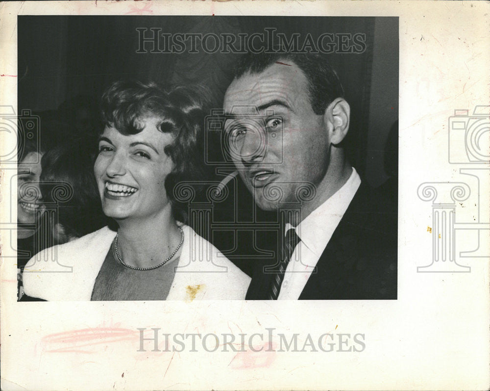 1964 Press Photo Carol &amp;C.J.Abernathy at Cocktail party - Historic Images