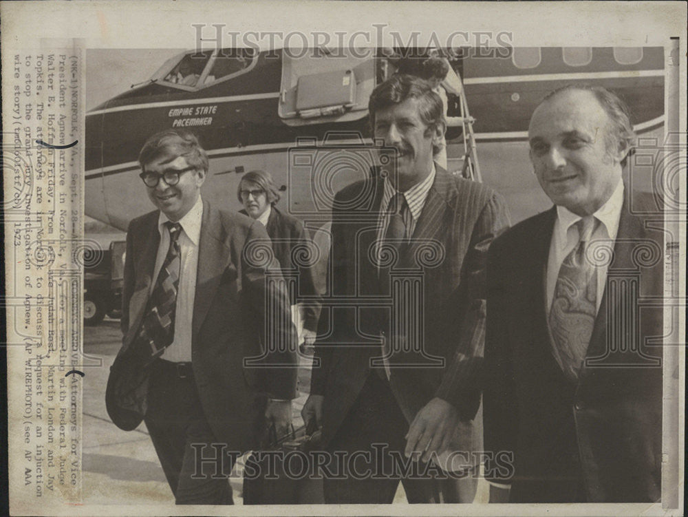 1973 Press Photo Attorney Vice President Agnew Norfolk Federal Judge Walter - Historic Images