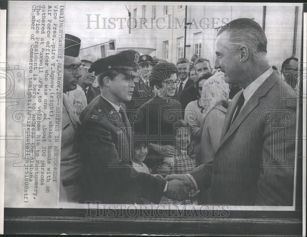 1969 Press Photo Vice President Spiro Agnew shakes Hand Air Force Officer - Historic Images