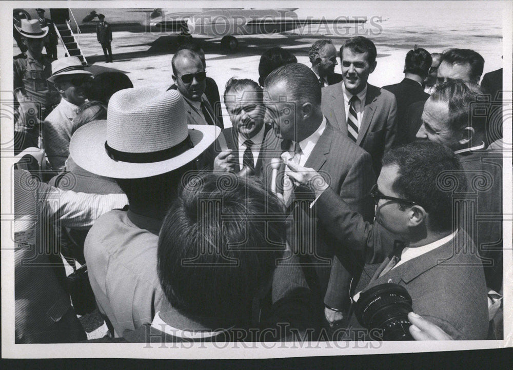 1969 Press Photo Spiro Agnew US vice president politician Clearwater Airport men - Historic Images