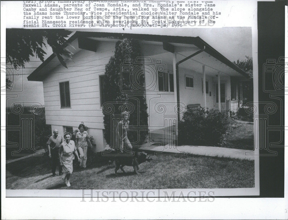 1976 Press Photo Maxwell Adams Joan Mondale Mrs Mondale Jane Candy Meg Arizona - Historic Images