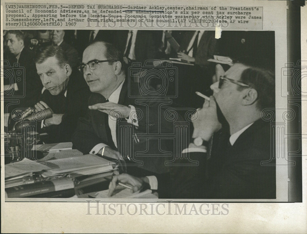 1967 Press Photo Gardner Ackley Center Chairman President Council Economic - Historic Images