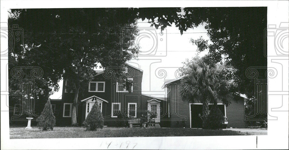 1979 Press Photo Tarpon Springs Bob Katie Ackley trees saltbox exterior - Historic Images