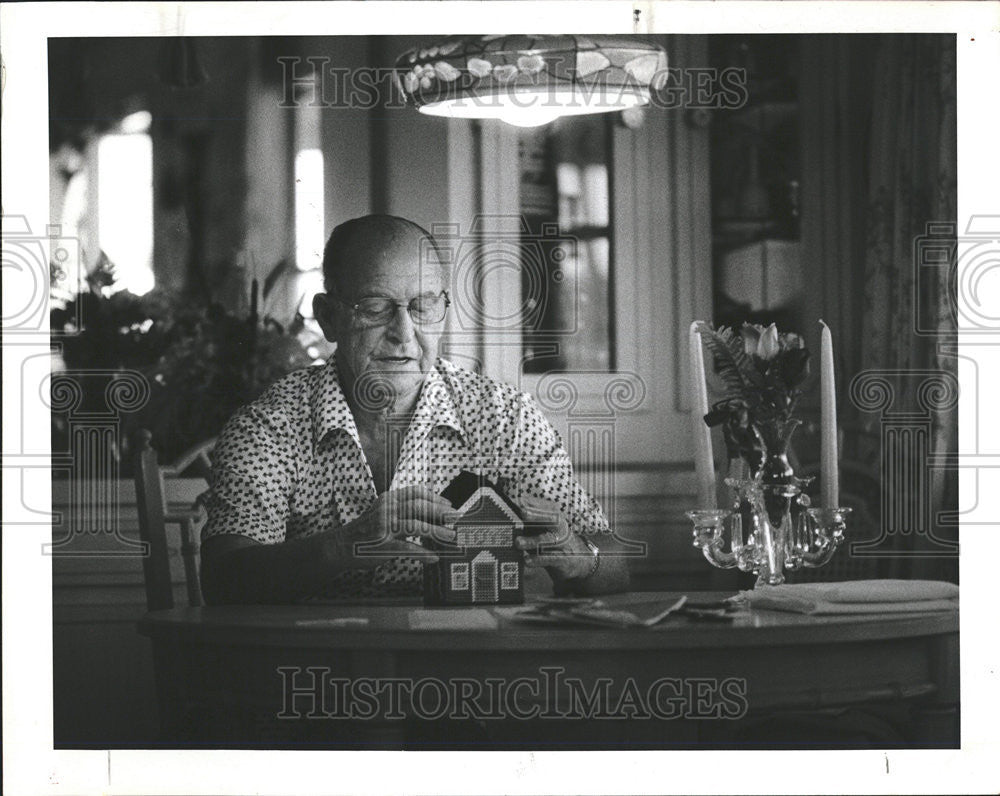 1982 Press Photo Frank Abramson Needlepoint award winning work - Historic Images