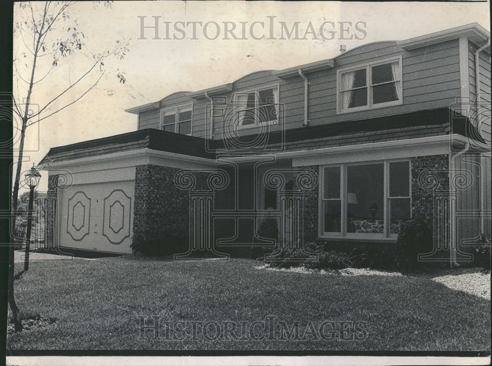 1975 Press Photo Versailles Colonial House Home Barrington - Historic Images