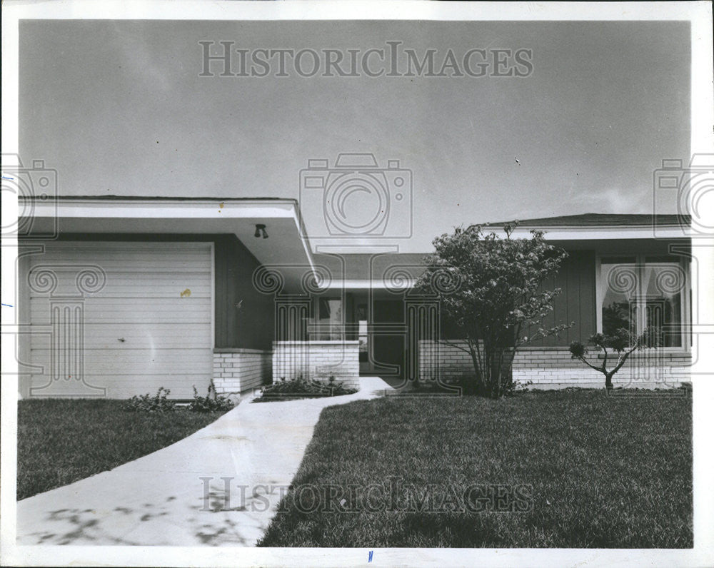 1971 Press Photo Seneca Model Ranch Home House - Historic Images