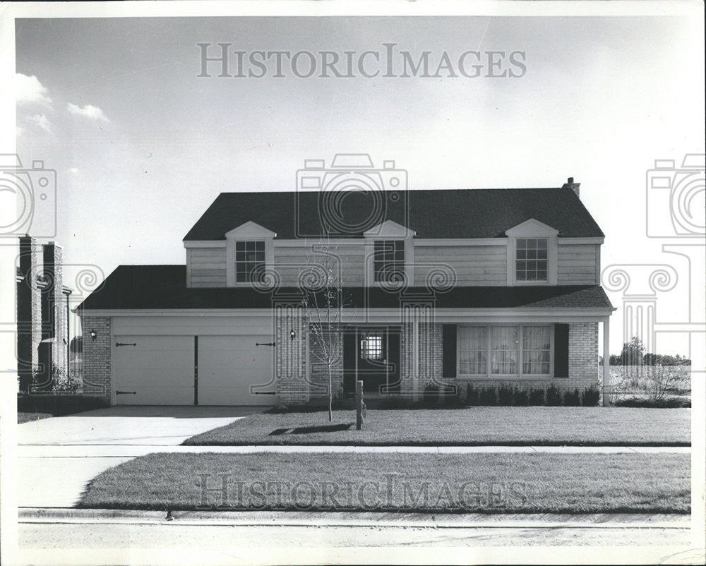 1971 Press Photo Roanoke Indian Hill Naperville colonial portico windows - Historic Images