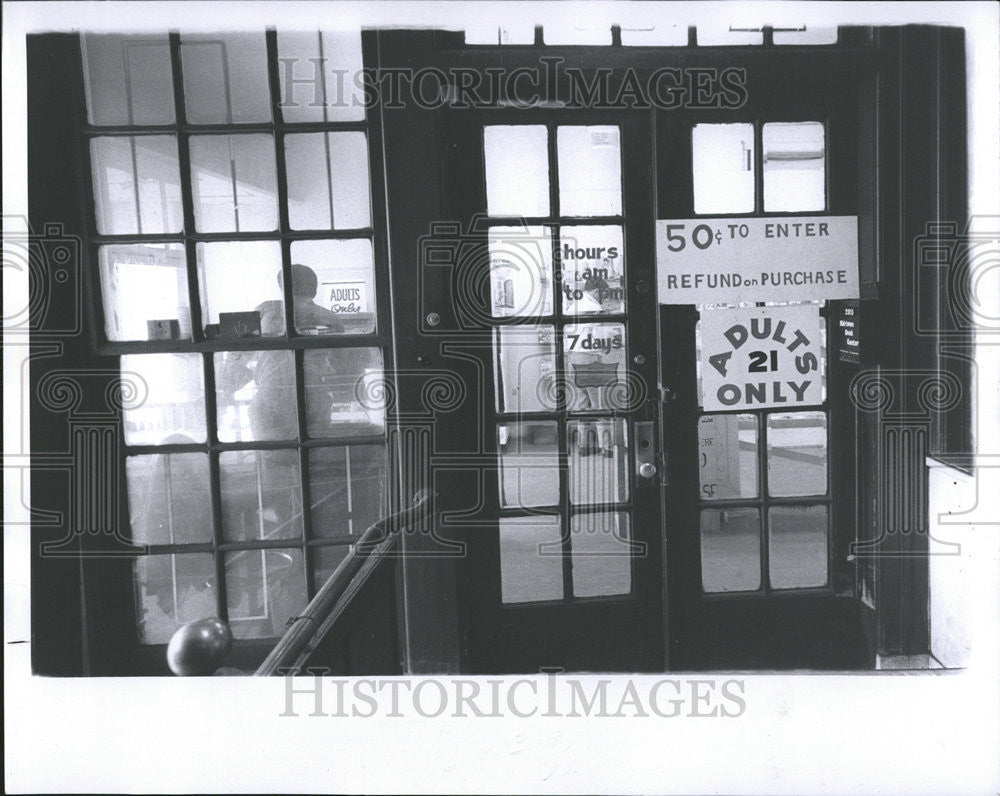 1969 Press Photo Bookstore 2515 Woodward - Historic Images