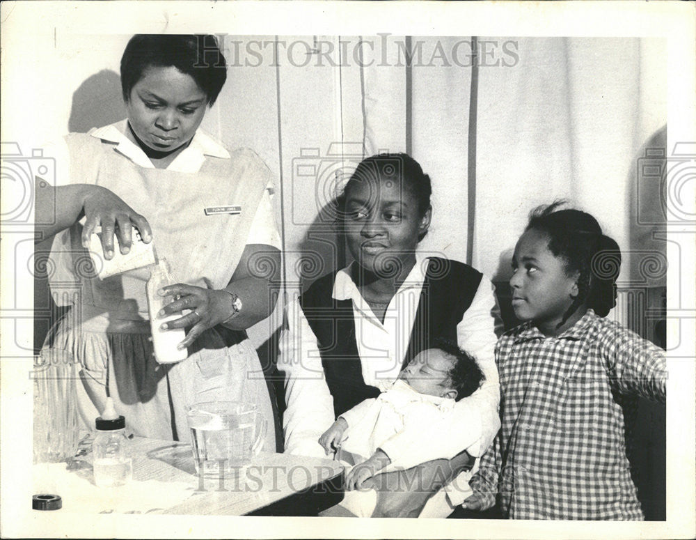 1968 Press Photo Mile Square Health Center - Historic Images