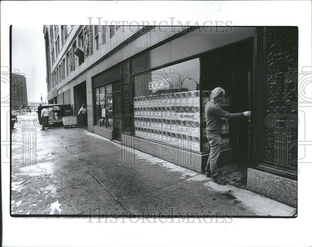 1984 Press Photo John King old store Baglay Bookstore - Historic Images