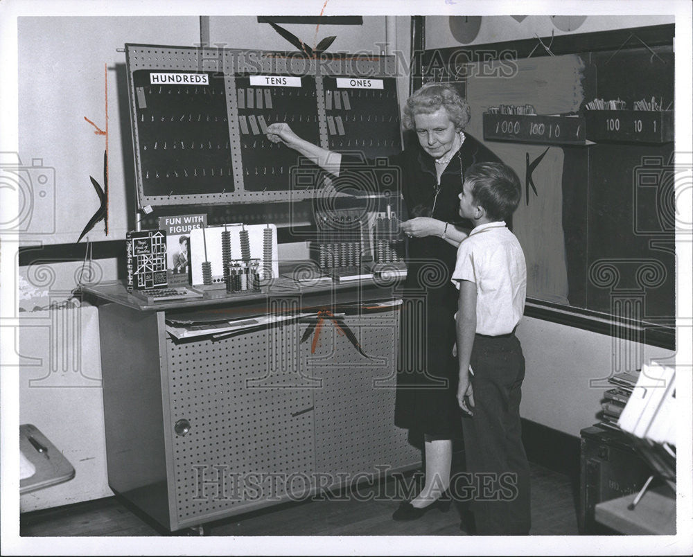 1963 Press Photo Van Zile School Detroit Mathematics Teacher - Historic Images