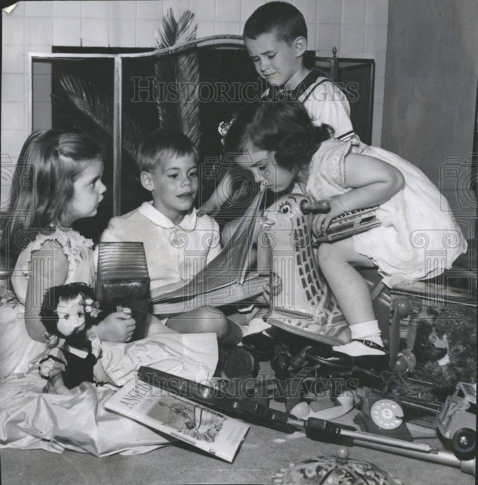 1955 Press Photo Dee Dee Wilson Scotty McKay Ben Robinson Mary Gibbs Scripps - Historic Images