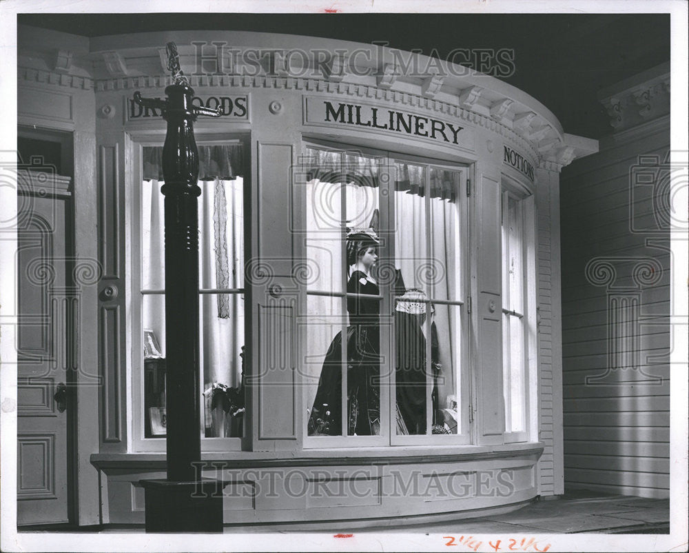 1951 Press Photo DETROIT HISTORICAL MUSEUM  STREET DETROIT 1870 EXHIBITS - Historic Images