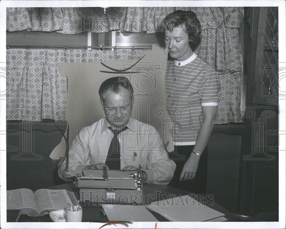 1964 Press Photo Captain Frank Martin Social Officer Lady - Historic Images