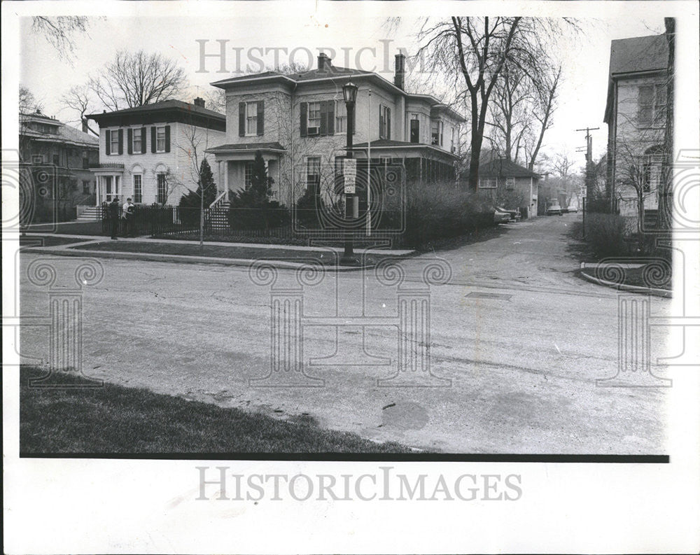 1969 Press Photo Old Home Evanston  Greatly Age Georgian Colonial Built Illinois - Historic Images